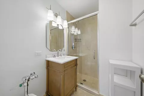 Bath - 222 E Pearson St #1901, Chicago, IL 60611 photo 2 of 2