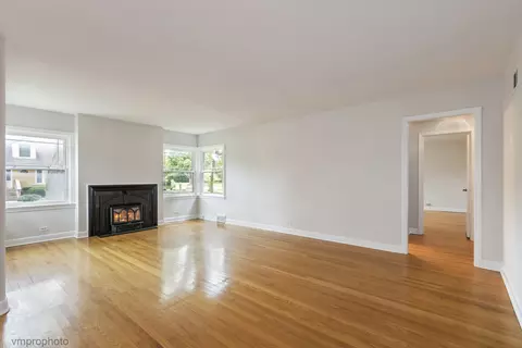 Living - Undisclosed, River Forest, IL 60305 photo 2 of 4