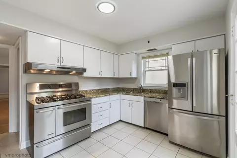 Kitchen - Undisclosed, River Forest, IL 60305 photo 1 of 2