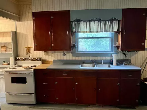 Kitchen - 412 Monroe Ave, Dixon, IL 61021 photo 1 of 4