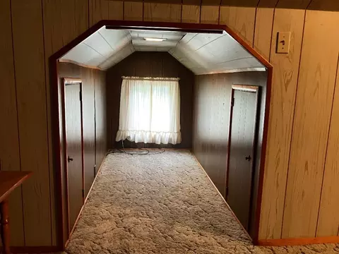 Entry Way - 412 Monroe Ave, Dixon, IL 61021 photo 1 of 1