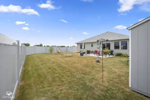 Exterior - 1406 Indian Trl, Kankakee, IL 60901 photo 5 of 11