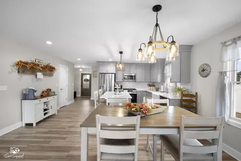 Dining - 1406 Indian Trl, Kankakee, IL 60901 photo 2 of 2