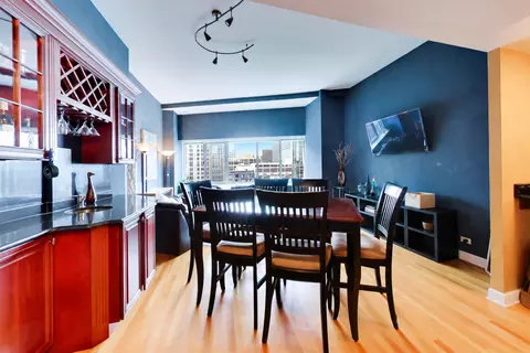 Dining - 211 E Ohio St #2902, Chicago, IL 60611 photo 2 of 2