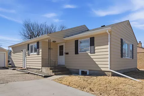 2550 26th St, Rock Island, IL 61201