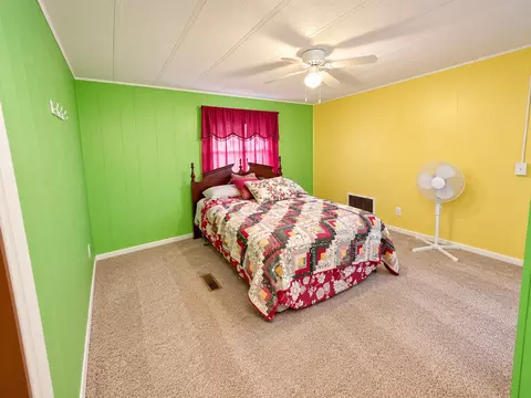 Bedroom - 1111 E 7th St, Metropolis, IL 62960 photo 4 of 5