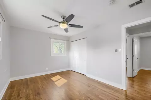 Bedroom - 2050 Shepard Rd, Hoffman Estates, IL 60169 photo 5 of 6