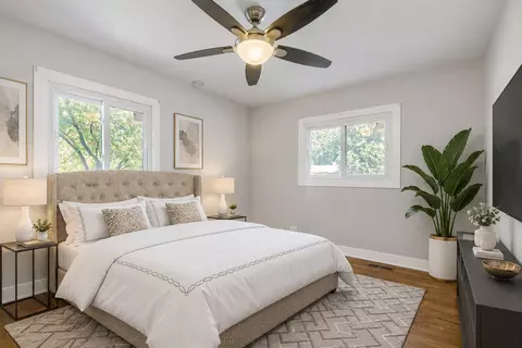 Bedroom - 2050 Shepard Rd, Hoffman Estates, IL 60169 photo 2 of 6