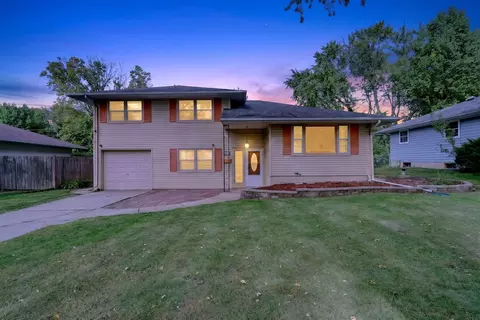 3804 Seward Ave, Rockford, IL 61108