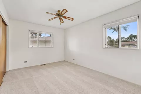 Bedroom - 385 Pleasant St, Hoffman Estates, IL 60169 photo 2 of 6