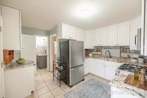 Kitchen - 513 E Highland Ave, Mount Prospect, IL 60056 photo 2 of 2