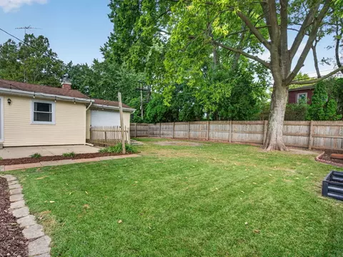 Exterior - 520 Johnson Ave, Morris, IL 60450 photo 9 of 11