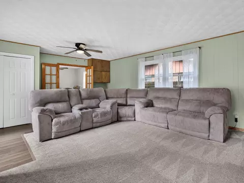 Living - 520 Johnson Ave, Morris, IL 60450 photo 8 of 8