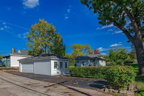 Exterior - 224 S Walnut St, Itasca, IL 60143 photo 6 of 7