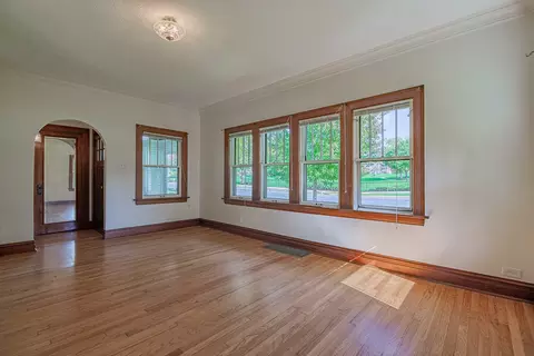 Living - 224 S Walnut St, Itasca, IL 60143 photo 2 of 5