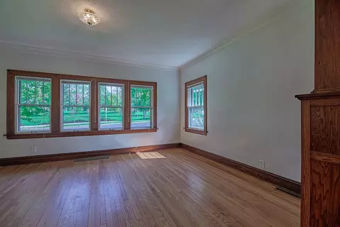 Living - 224 S Walnut St, Itasca, IL 60143 photo 3 of 5