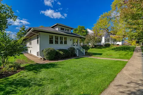 Exterior - 224 S Walnut St, Itasca, IL 60143 photo 3 of 7