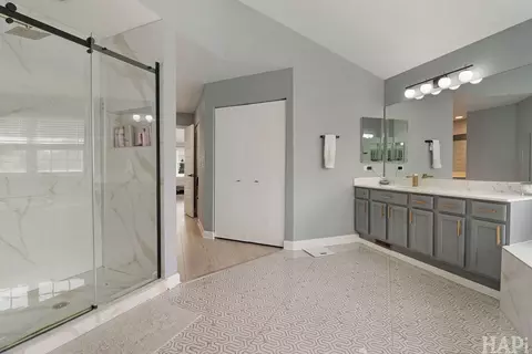 Bath - 7311 Dada Dr, Gurnee, IL 60031 photo 4 of 7
