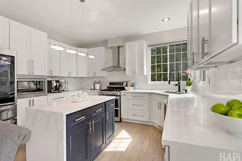 Kitchen - 7311 Dada Dr, Gurnee, IL 60031 photo 1 of 3