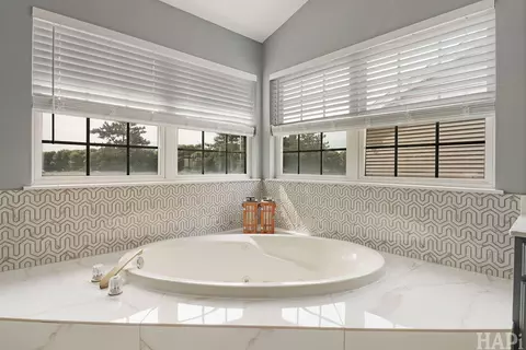 Bath - 7311 Dada Dr, Gurnee, IL 60031 photo 5 of 7