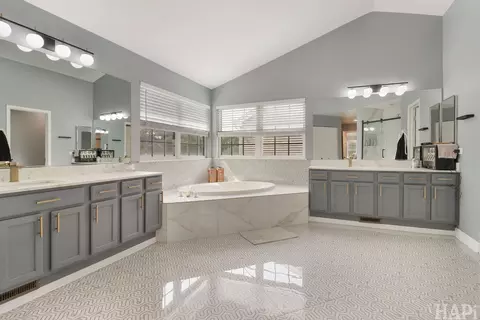 Bath - 7311 Dada Dr, Gurnee, IL 60031 photo 3 of 7