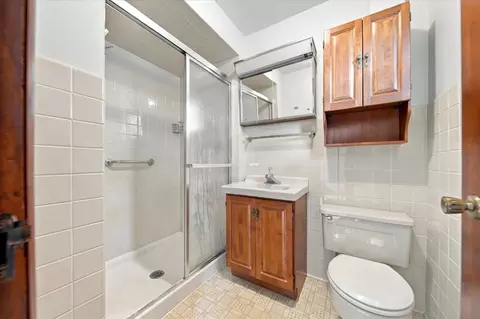Bath - 310 E Dixon St, Polo, IL 61064 photo 1 of 2