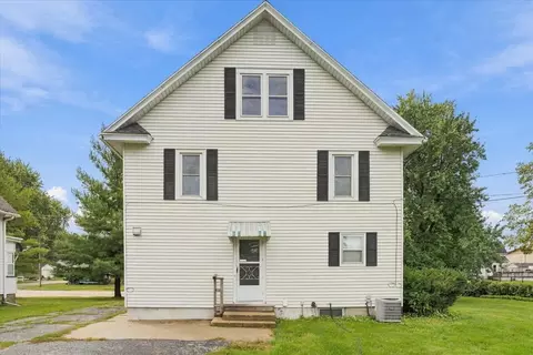 Exterior - 310 E Dixon St, Polo, IL 61064 photo 2 of 4