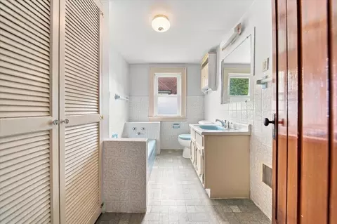 Bath - 310 E Dixon St, Polo, IL 61064 photo 2 of 2