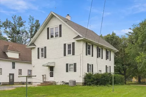 Exterior - 310 E Dixon St, Polo, IL 61064 photo 3 of 4