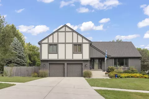 850 Glen Crest Dr, Glen Ellyn, IL 60137