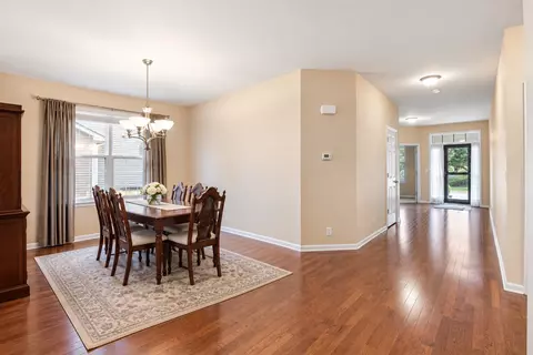 Entry Way - 1908 Eton Dr, Hoffman Estates, IL 60192 photo 4 of 4