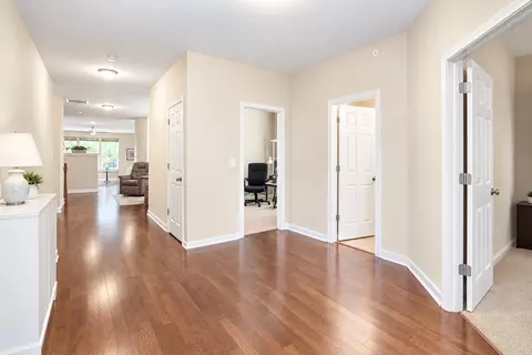 Entry Way - 1908 Eton Dr, Hoffman Estates, IL 60192 photo 3 of 4