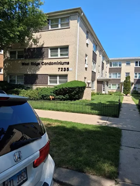 7235 N Hamilton Ave, Chicago, IL 60645