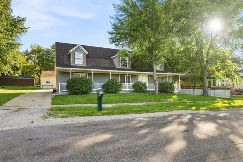 Exterior - 415 E Hamilton St, Odell, IL 60460 photo 2 of 8