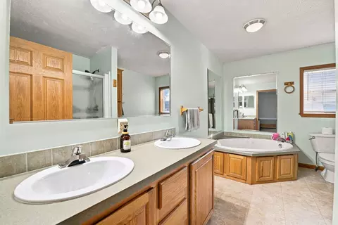 Bath - 415 E Hamilton St, Odell, IL 60460 photo 2 of 3
