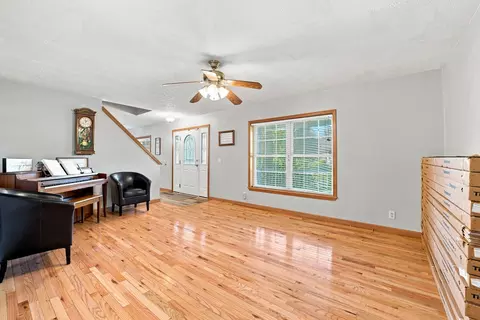 Living - 415 E Hamilton St, Odell, IL 60460 photo 2 of 5