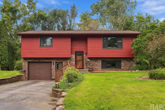 8006 Craig Dr, Wonder Lake, IL 60097