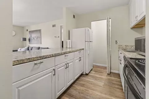 Kitchen - 3255 Kirchoff Rd #203, Rolling Meadows, IL 60008 photo 2 of 2