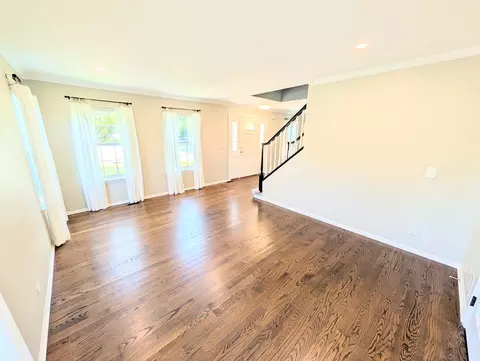 Living - 1350 Northgate Ct, Bartlett, IL 60103 photo 3 of 10