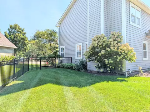 Exterior - 1350 Northgate Ct, Bartlett, IL 60103 photo 6 of 17
