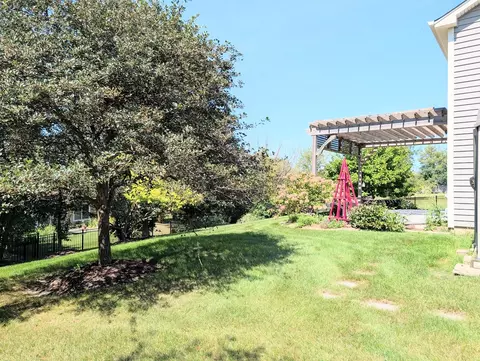 Exterior - 1350 Northgate Ct, Bartlett, IL 60103 photo 13 of 17