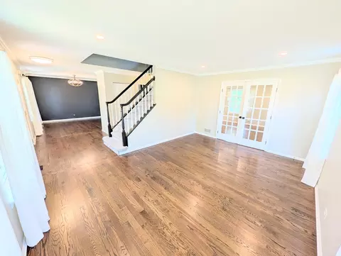 Living - 1350 Northgate Ct, Bartlett, IL 60103 photo 4 of 10