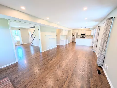 Living - 1350 Northgate Ct, Bartlett, IL 60103 photo 9 of 10