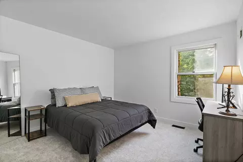 Bedroom - 705 Chestnut Ct, Algonquin, IL 60102 photo 1 of 4