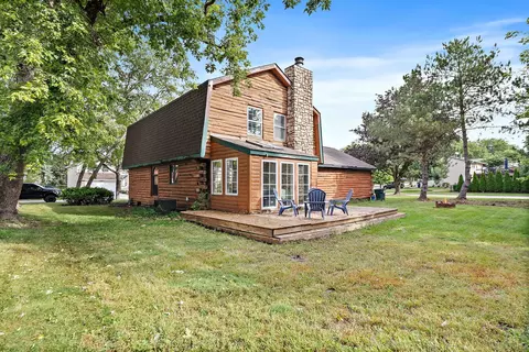 Exterior - 705 Chestnut Ct, Algonquin, IL 60102 photo 5 of 6