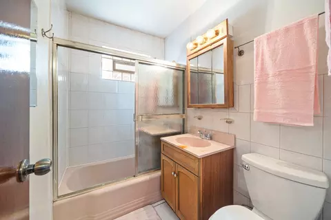 Bath - Undisclosed, Chicago, IL 60620 photo 1 of 2