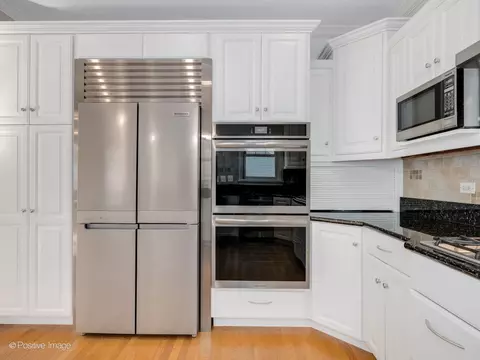 Kitchen - 217 S Summit St, Wheaton, IL 60187 photo 5 of 6