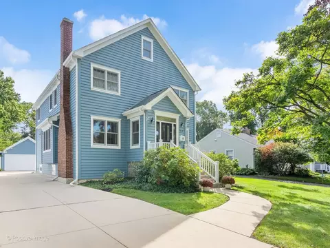 217 S Summit St, Wheaton, IL 60187