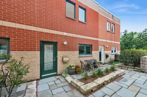 Exterior - 1889 Maple Ave #E2, Evanston, IL 60201 photo 2 of 4