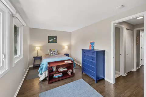 Bedroom - 1889 Maple Ave #E2, Evanston, IL 60201 photo 5 of 6